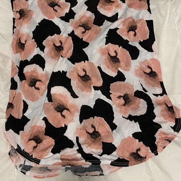 Floral T shirt - Picture 2 of 3